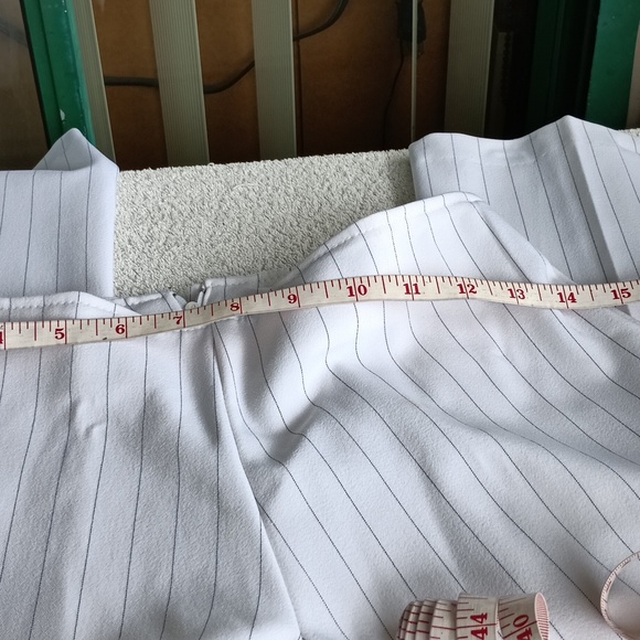 Breakin'loose Three piece suit white with gray stripes size 5/6 - Picture 11 of 15